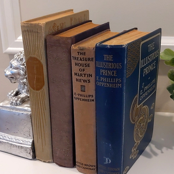 Other - Antique Decorative Book Stack Vintage Bundle